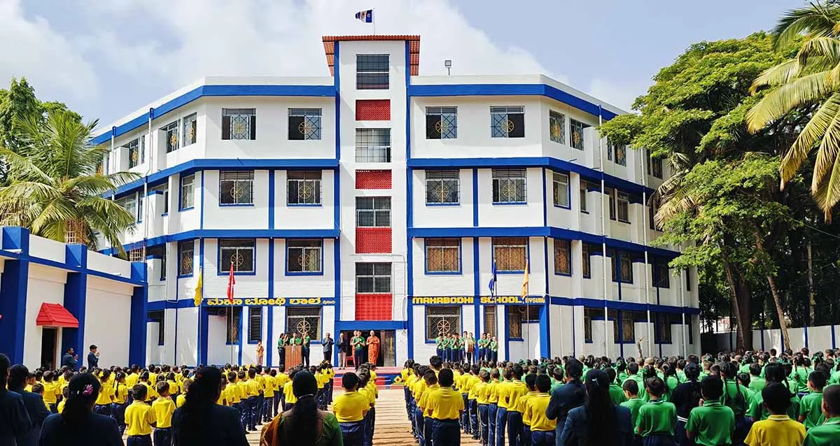 Mahabodhi School using smart management system